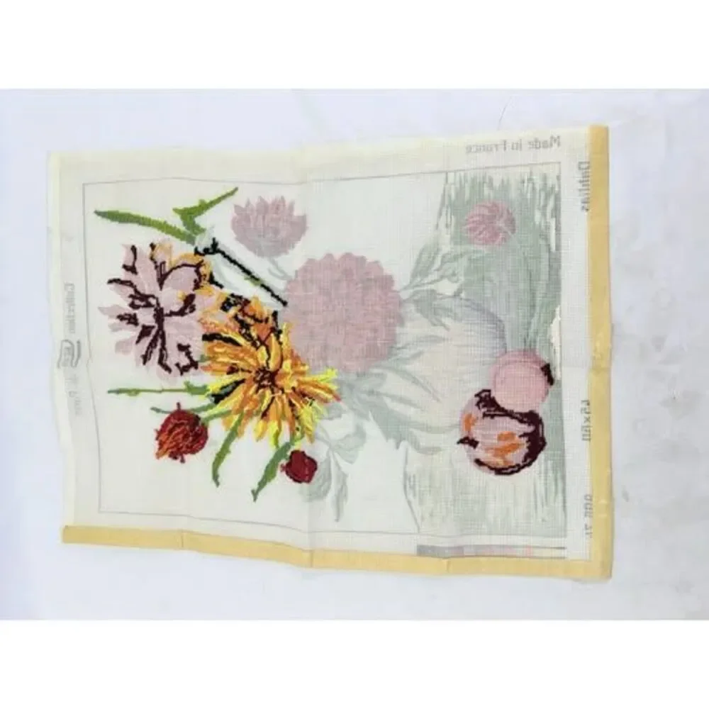Medium Wall Tapestry 905.24 Embroidery/Canvas DAHLIAS Made In France